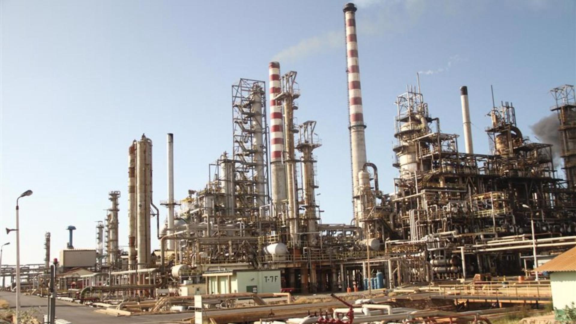 La refinería Cardón estaría produciendo de 40 a 50 mil barriles de petróleo diarios
