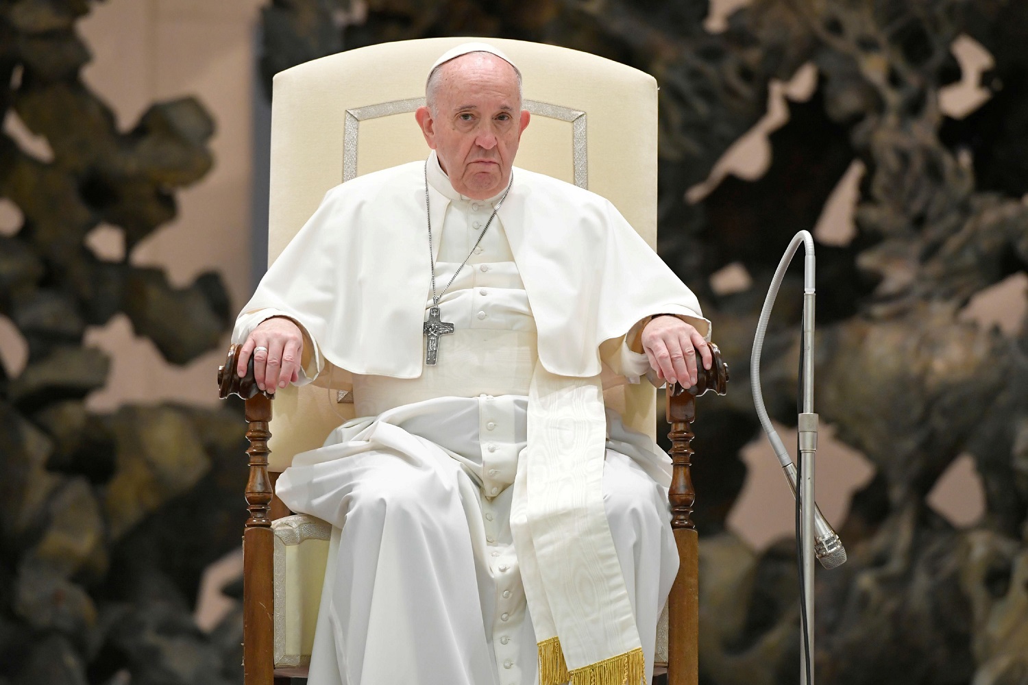 El papa Francisco elige un nuevo médico tras la muerte del anterior por coronavirus