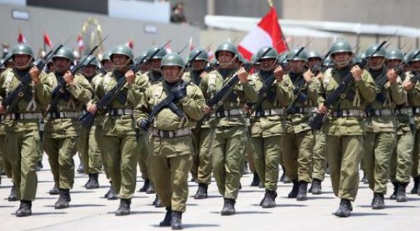 Fuerzas Armadas de Perú lamentan muertes de manifestantes y reiteran defender la Constitución