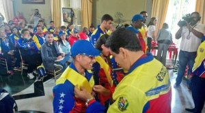 Sin vehículos ni viviendas: 30 atletas paraolímpicos esperan la promesa incumplida por Maduro desde 2016