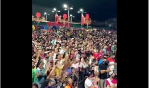 ¿Y el coronavirus? Alcalde chavista organizó evento con miles de personas en Maracaibo (Videos)