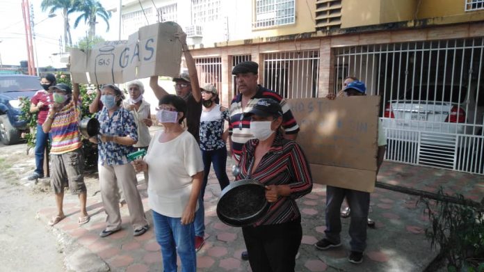 Con cacerolazo y pitidos recibieron en Apure a los candidatos chavistas al fraude del #6Dic (FOTOS)
