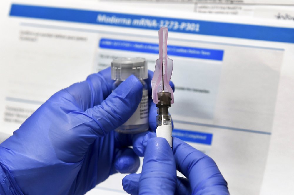 Vacunas contra el Covid-19 también son efectivas contra cepa mutada, según expertos