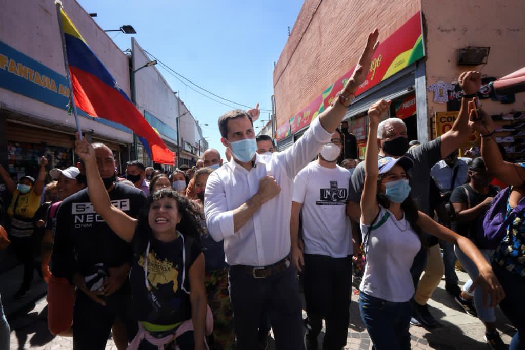 Oposición venezolana propone votar en Consulta Popular mediante aplicaciones móviles