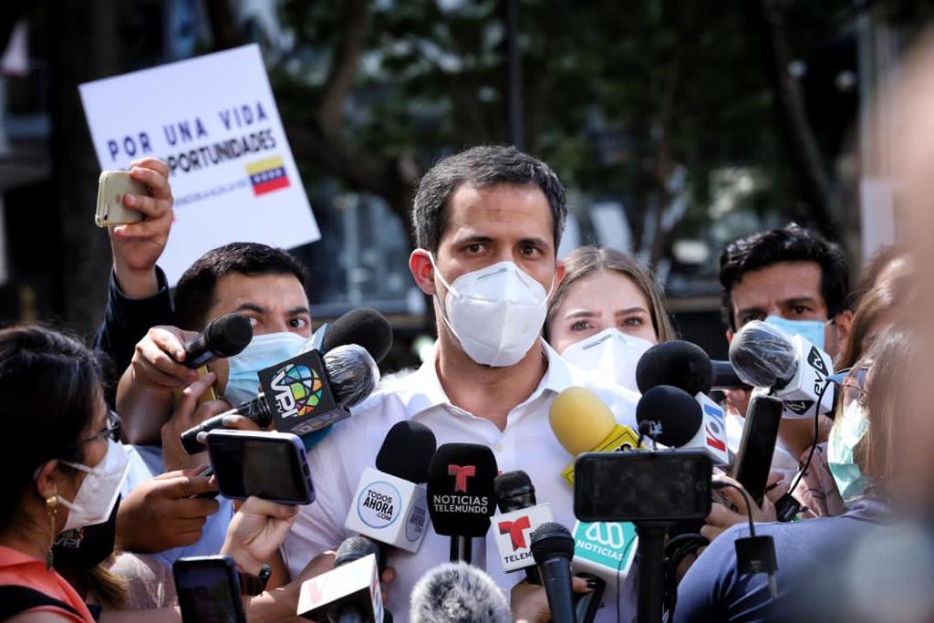 Guaidó apuntó que acuerdo con Covax permitirá vacunar a seis millones de venezolanos