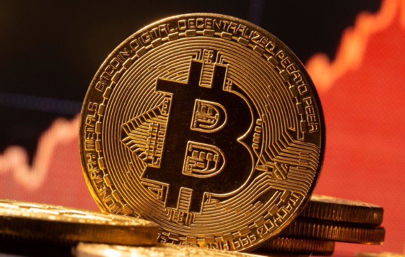 El bitcoin vuelve a superar los 48 mil dólares y establece un nuevo récord
