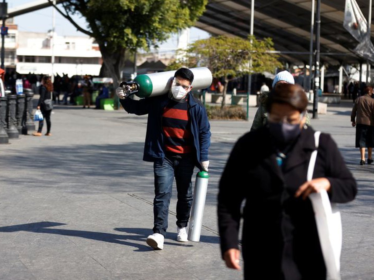 Mexicanos atraviesan una odisea en búsqueda de oxígeno para tratar Covid-19
