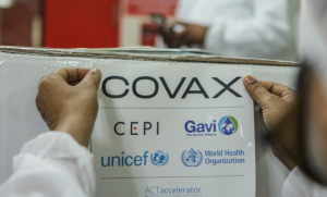 OMS pide a los laboratorios compartir el 50% de sus vacunas con el mecanismo Covax