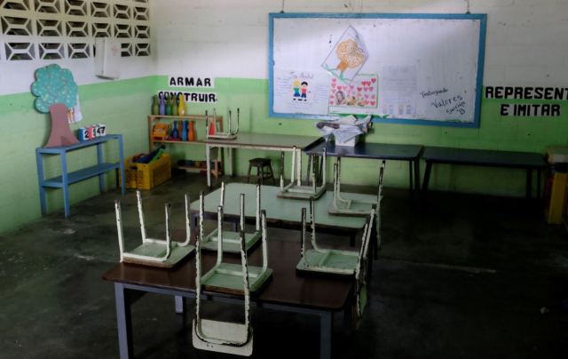 Maduro planteó abrir las aulas de clase el próximo año escolar pese al Covid-19