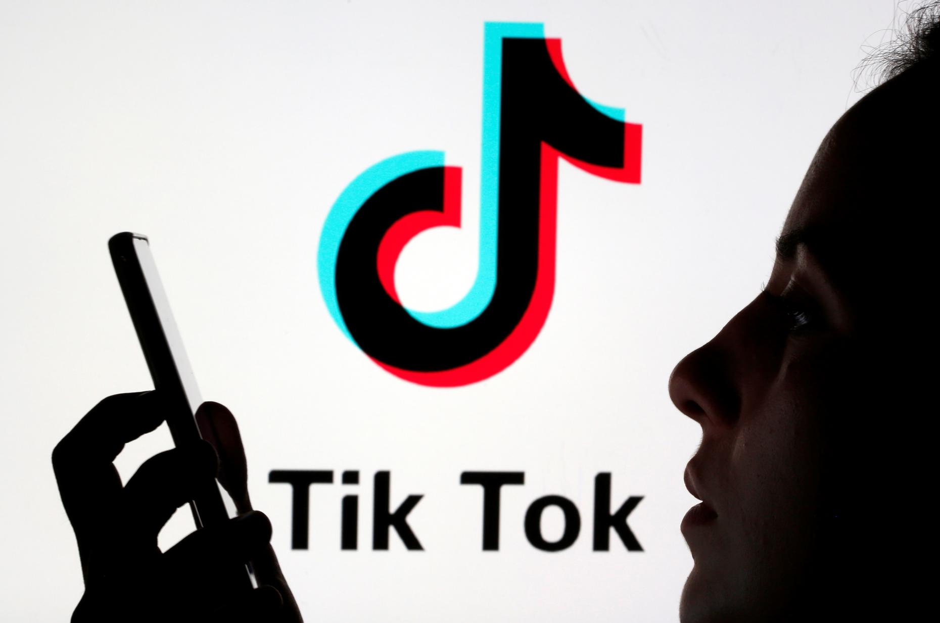 Detienen a un padre en Turquía por tocar indebidamente a su hija en un video de TikTok