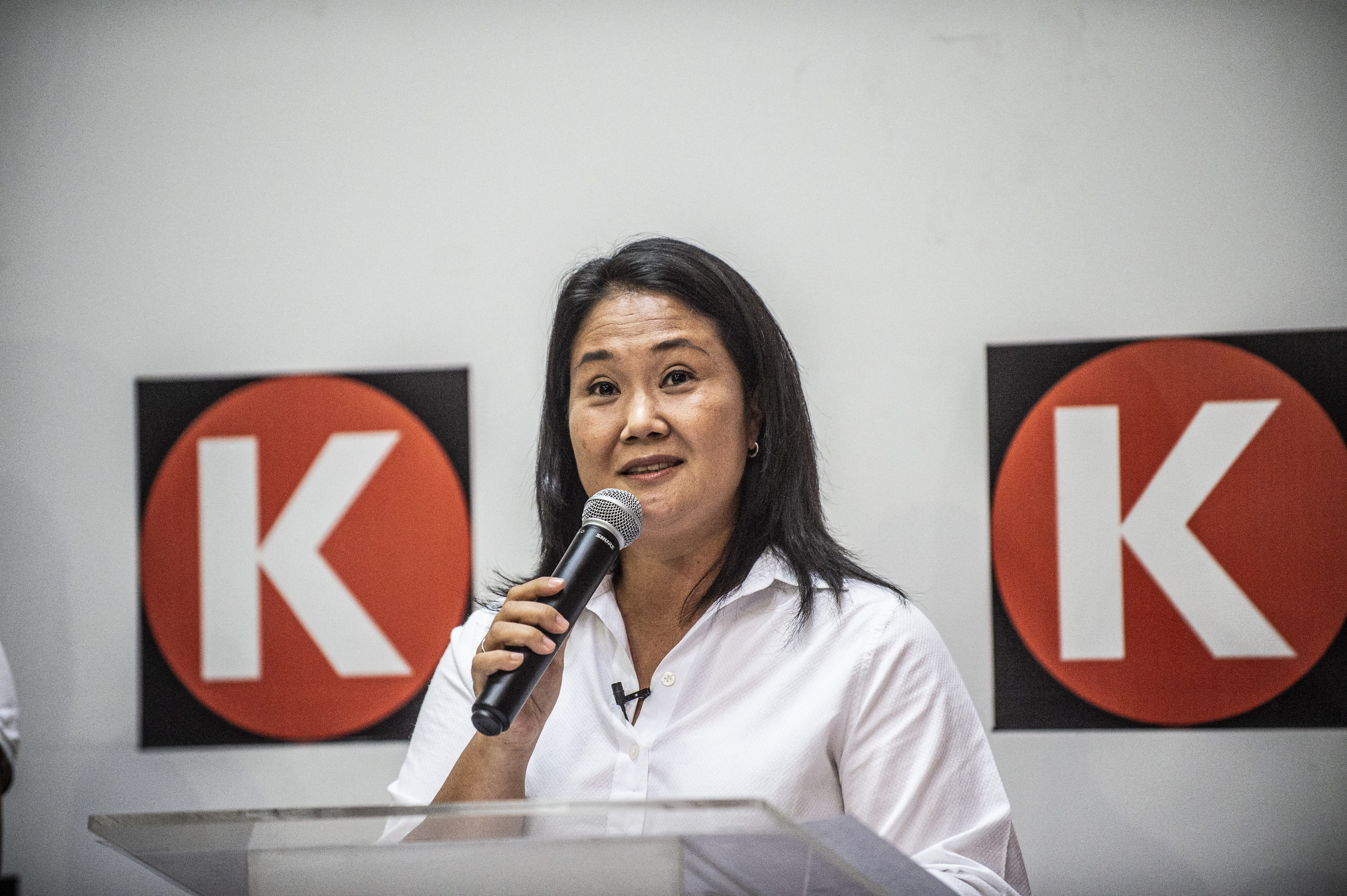Keiko Fujimori da la bienvenida a Leopoldo López a Perú