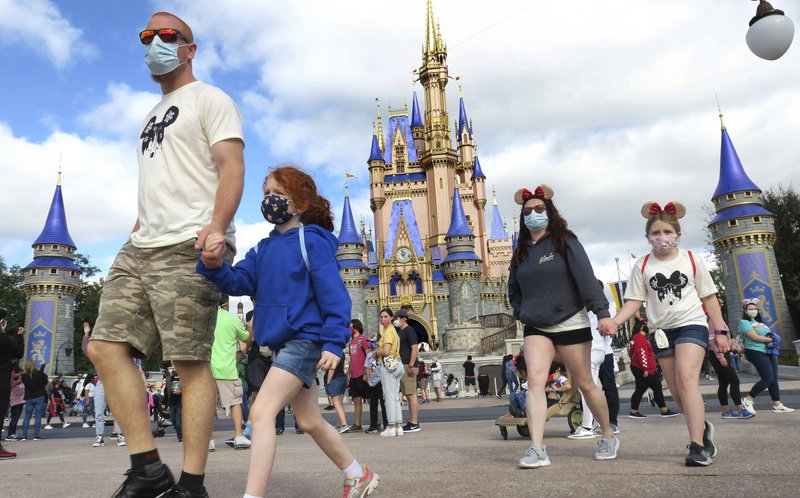 Detienen en EEUU a tres empleados de Disney World durante un operativo contra depredadores sexuales infantiles