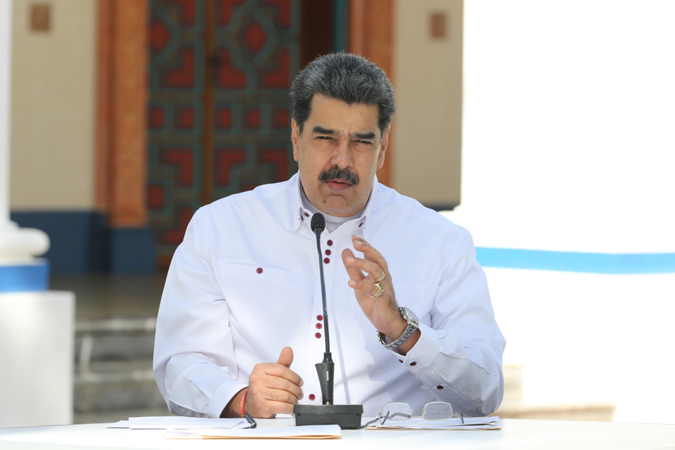 Maduro prometió pagar la deuda restante con Covax sin “mendingar” a nadie