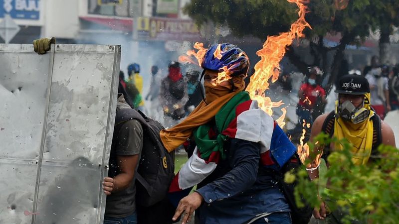 Los jóvenes colombianos resisten en una protesta que “no es de nadie”
