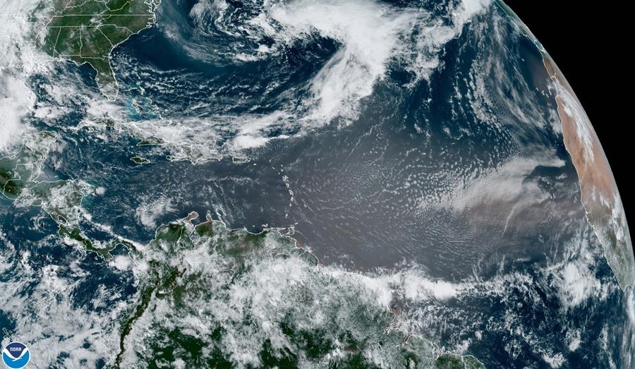 EEUU prevé hasta 10 huracanes en el Atlántico, pero con menor actividad que en 2020