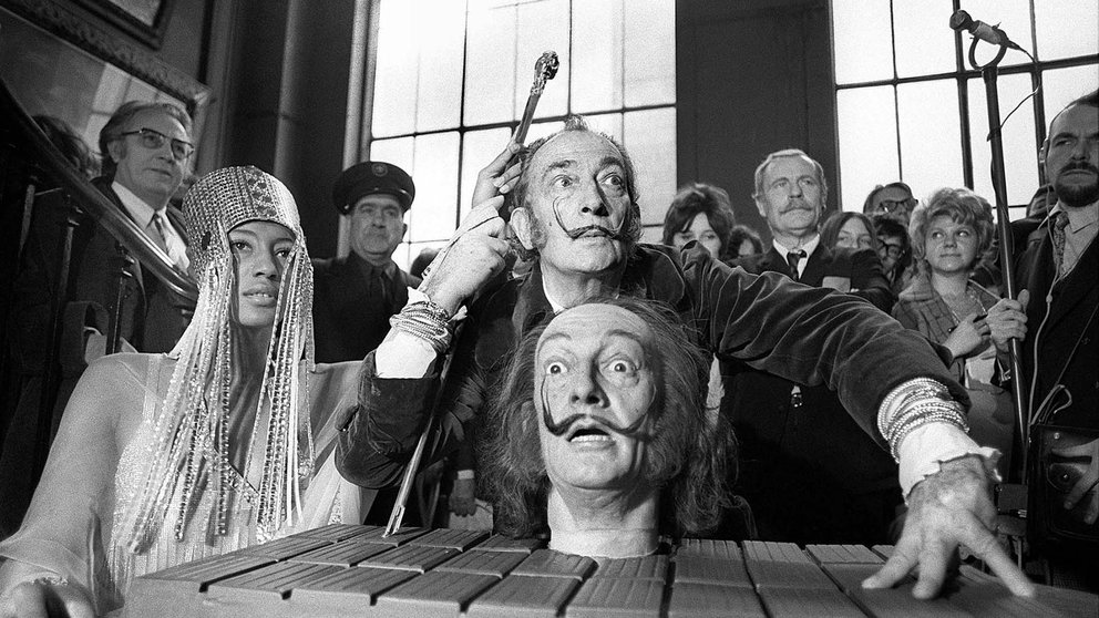 Narcisismo, perversión y traumas sexuales: Por qué Dalí se escondió 80 años tras el personaje del genio loco