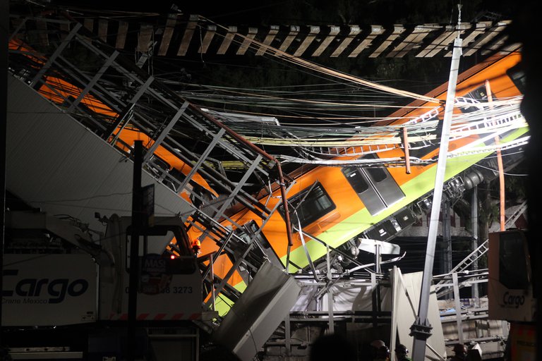 Peritaje confirmó fallas estructurales en derrumbe del metro en Ciudad de México