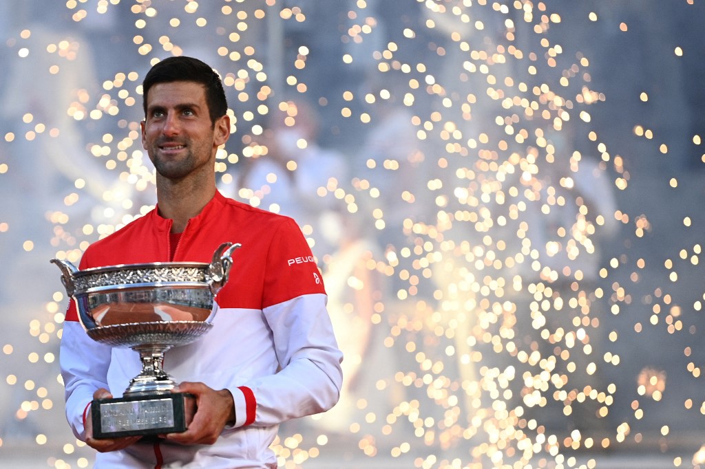 Djokovic avanzó a la final de Wimbledon y buscará igualar récord de Federer y Nadal