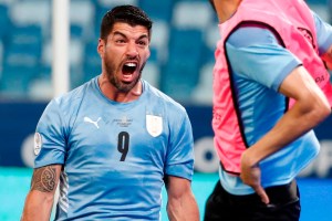 Uruguay empató ante Chile gracias a un autogol de Vidal (Video)