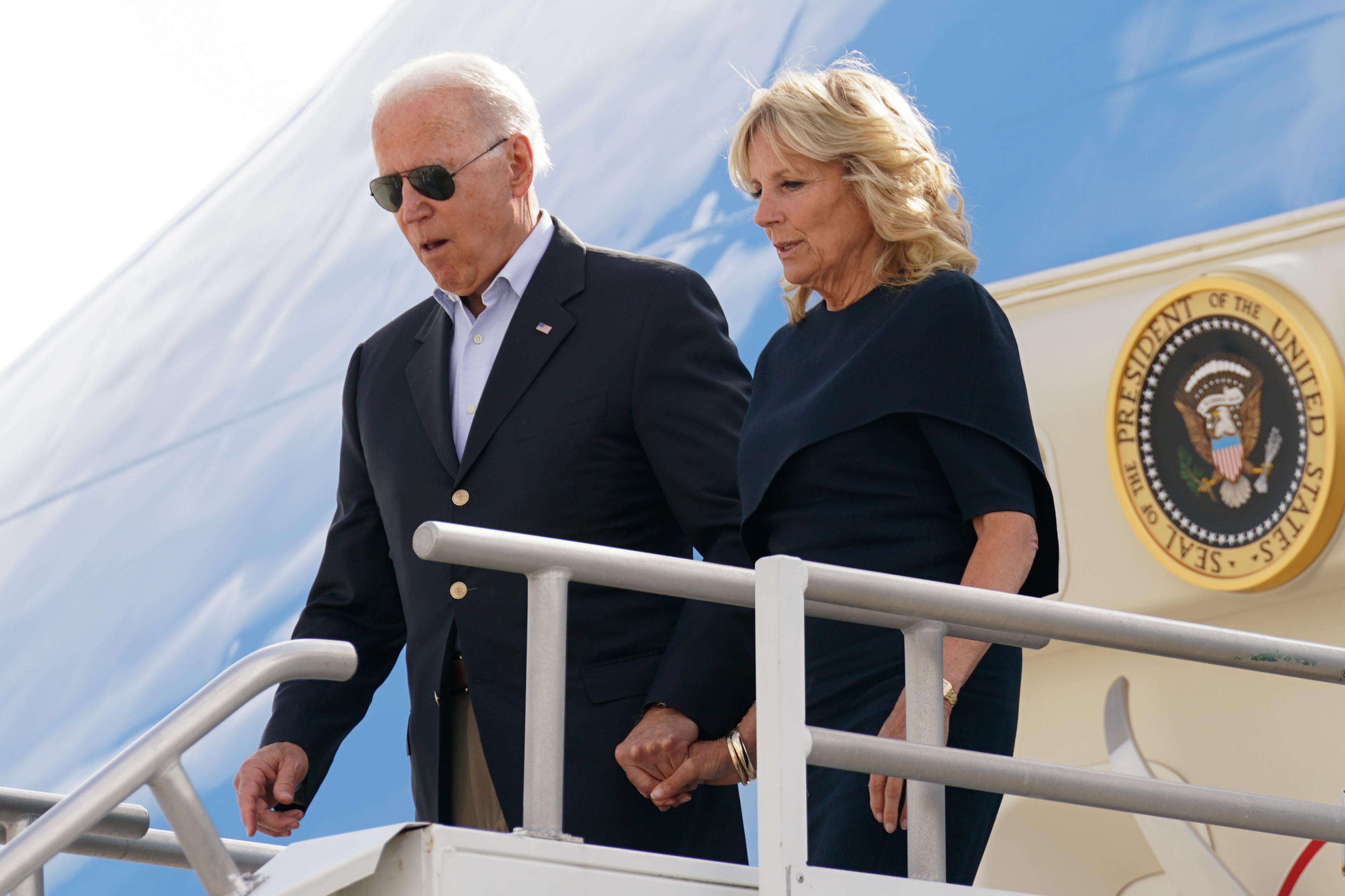 Joe Biden y la primera dama llegaron a Florida para reunirse con las familias de las víctimas del derrumbe