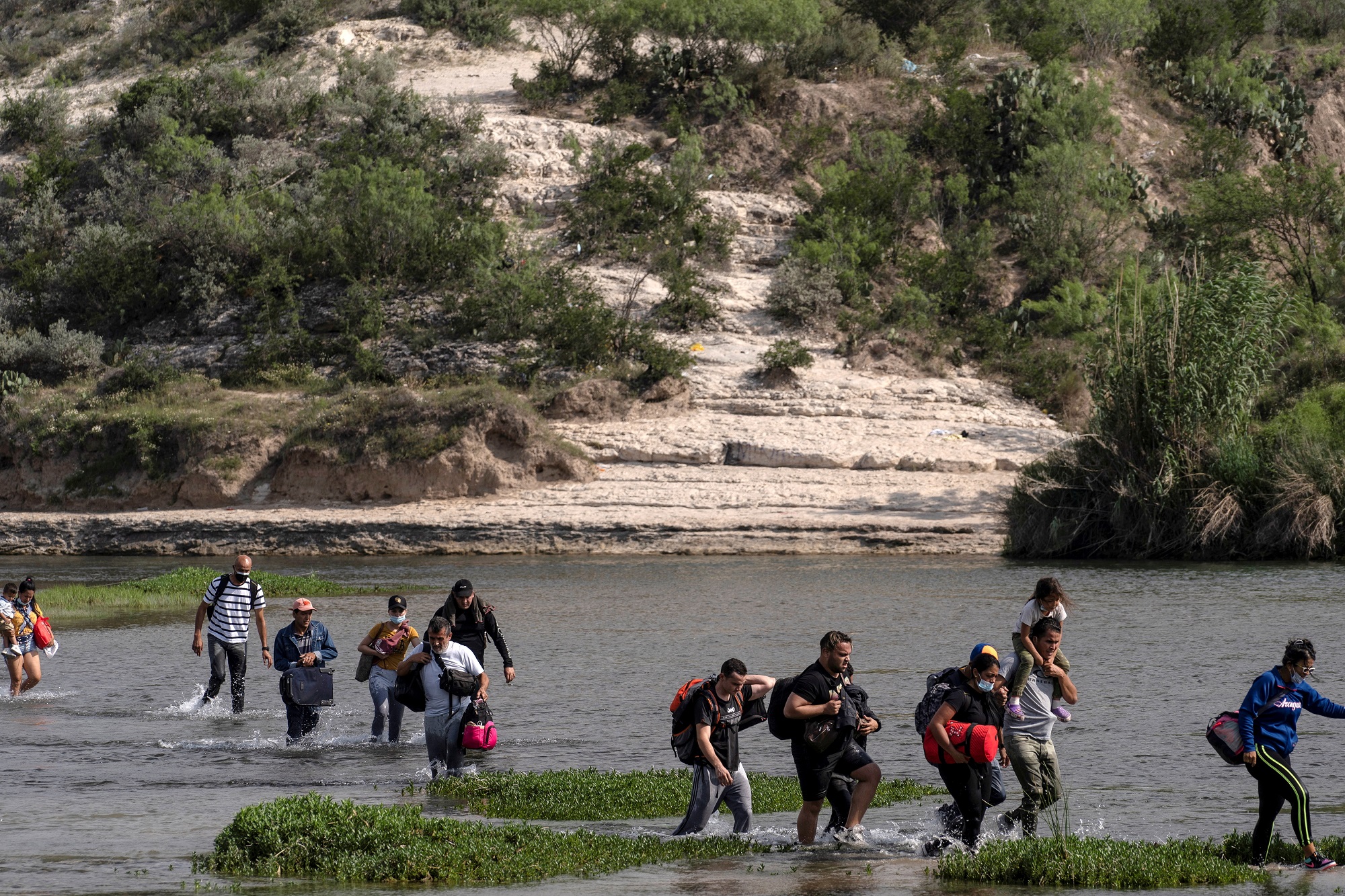 “Me pegaban y ahogaban”: Deportados desde EEUU, fueron agredidos al llegar a Venezuela