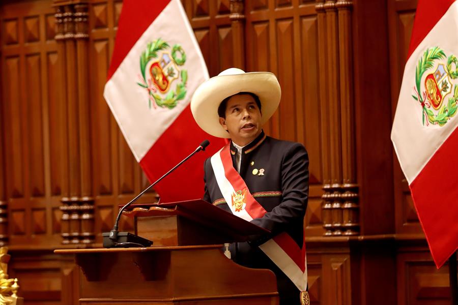 Pedro Castillo anunció renuncia de todo su gabinete en Perú