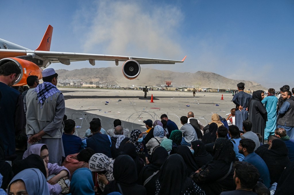 Caos en Afganistán: Al menos otros siete muertos en el aeropuerto de Kabul