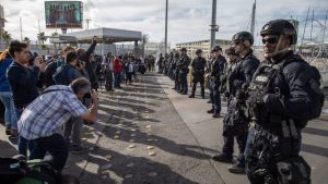 Corte de EEUU ordenó a Biden restablecer política migratoria de Trump en frontera con México