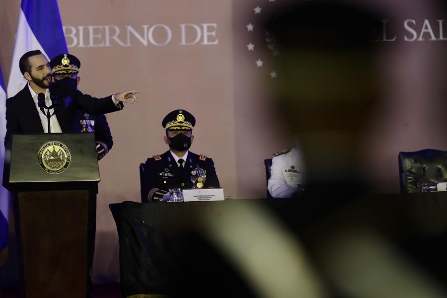 Bukele dobla su apuesta por el Ejército salvadoreño: ¿Un viejo aliado para confiar?