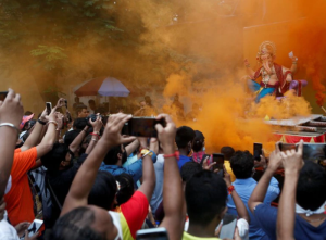 India restringe las fiestas religiosas por temor a nueva ola de Covid-19