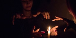 La salvaje violencia contra las brujas: El antiguo feminicidio que aún sucede en nuestros días