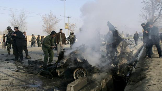 Un niño murió y dos personas resultan heridas por una explosión al este de Afganistán
