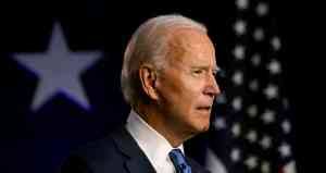 Biden defiende como “histórico” el nuevo paquete social pese a su rebaja