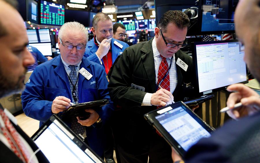 Wall Street abre en negativo y el Dow Jones baja 0,76 %