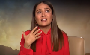 La emocional reacción de Salma Hayek al verse en el traje de “Eternals” (VIDEO)