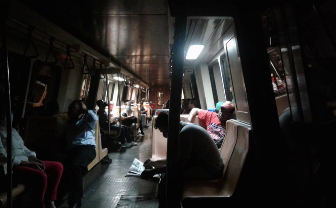 Viajar en el Metro de Caracas y el miedo a que las fallas eléctricas te arruinen el día
