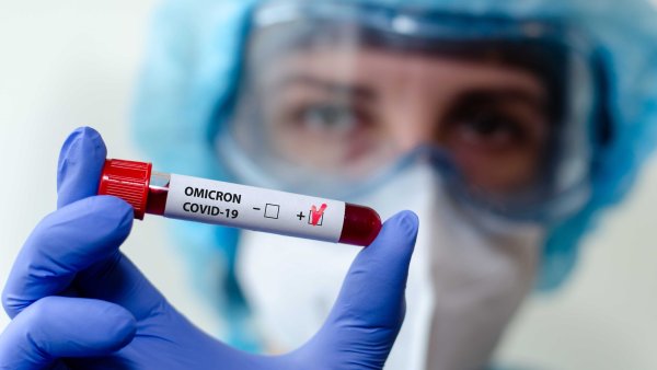 ¿Cómo pueden los científicos actualizar las vacunas contra el coronavirus para la nueva variante ómicron?