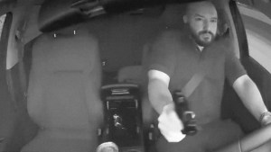 “Ira al volante”: Disparó 11 veces desde su carro en plena autopista de EEUU (VIDEO)