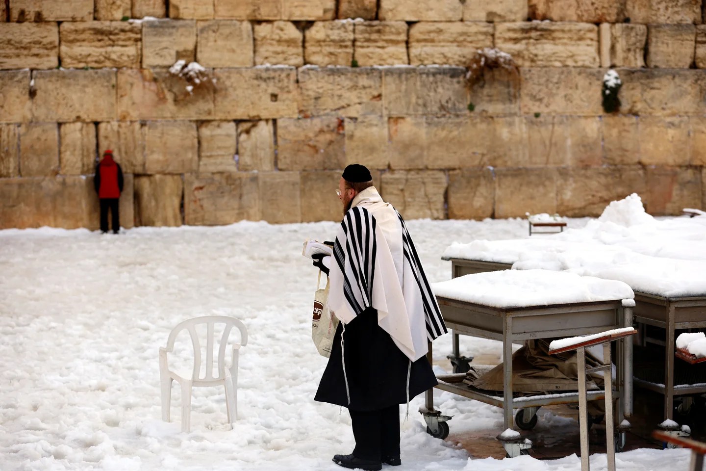 Las mejores fotos de la impactante nevada que cubrió de blanco a Jerusalén