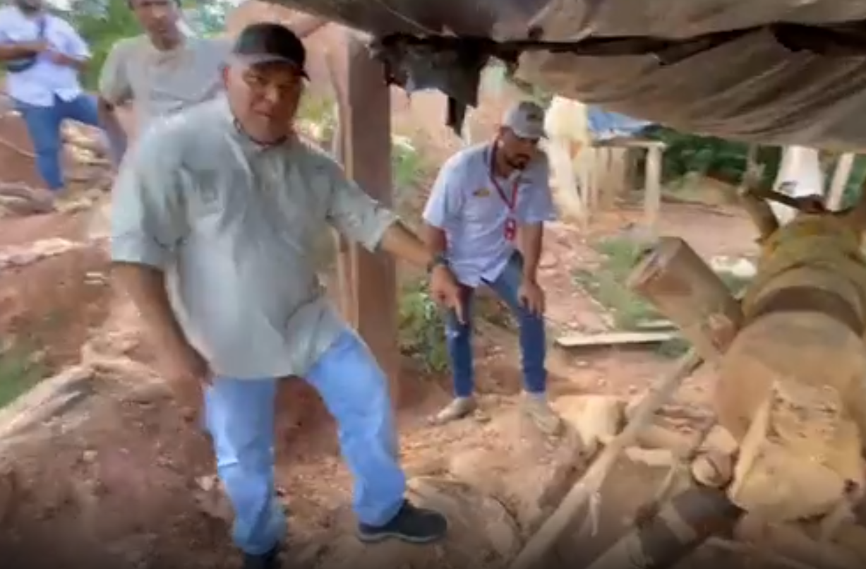 VIDEO: Gobernador chavista aplaude los riesgos de una minería digna de la Edad Media