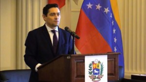Vecchio agradeció a senadores Rubio y Menéndez apoyo a venezolanos por extensión de TPS