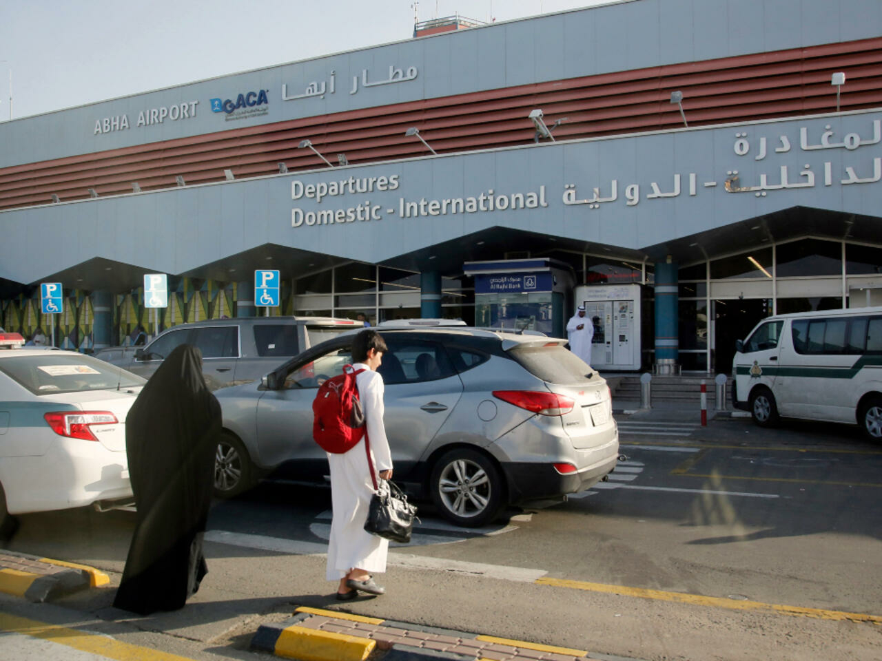 Asciende a doce los heridos en un ataque con dron de rebeldes yemeníes contra aeropuerto saudí
