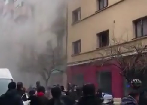 EN VIDEO: El dramático salto desde las ventanas de un hotel para escapar de un incendio en España
