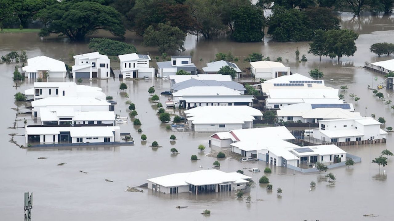 Al menos un muerto y diez desaparecidos por inundaciones en Australia