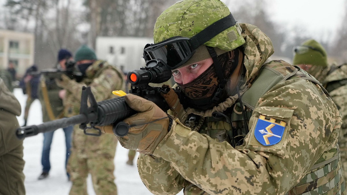 Extienden Ley Marcial en Ucrania hasta el 25 de abril