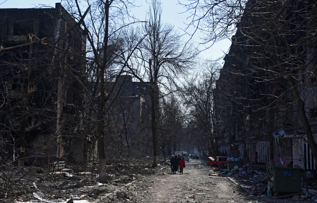 Ucrania afirma que sus tropas siguen resistiendo en Mariúpol