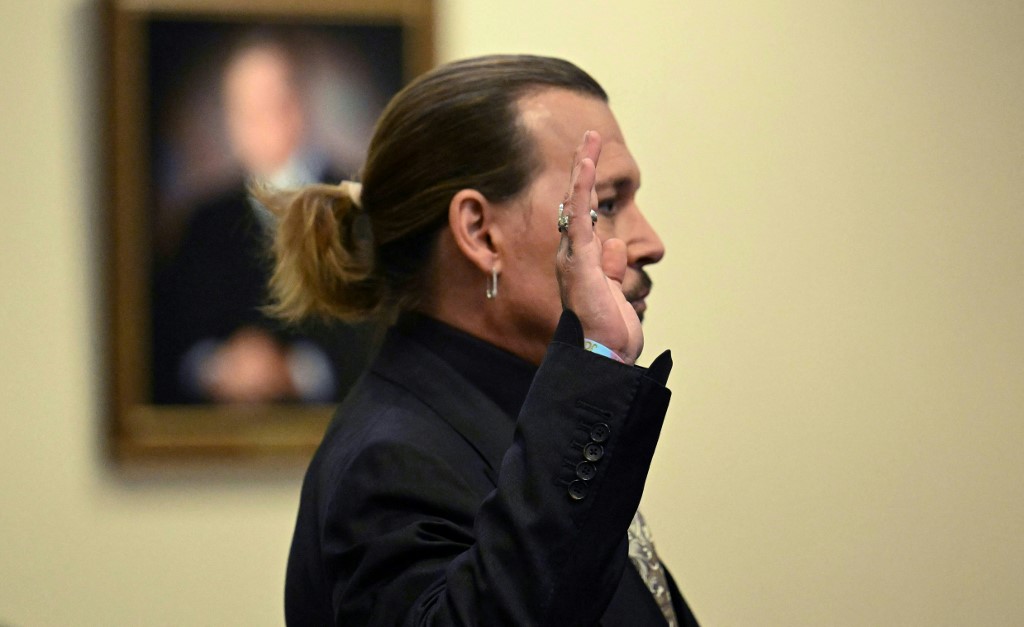 Johnny Depp abre su corazón en el juicio: relató su abuso infantil y cómo Amber Heard perdió los estribos