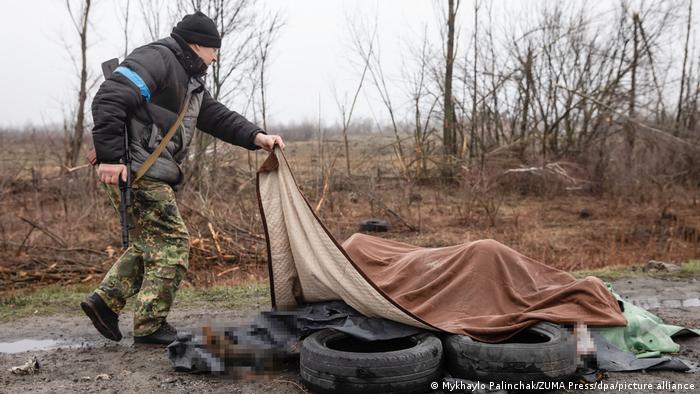 Rusia niega muerte de civiles en Bucha, después que el Ejército ucraniano encontraran cadáveres en las calles