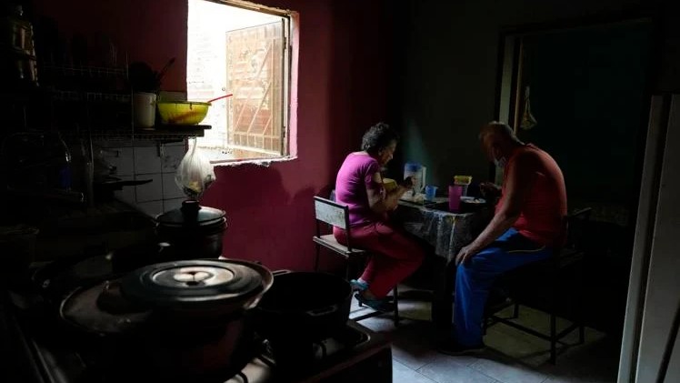 Pension hike not enough for Venezuelans to afford basic food