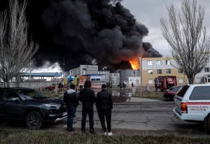 Ucrania confirmó la destrucción de su mayor refineria por el ejército ruso (FOTOS)